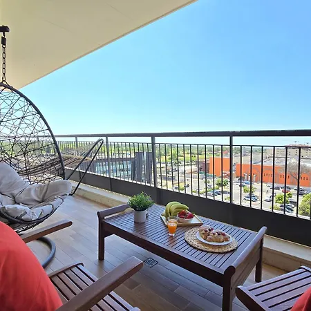 Golden Hour - Panoramic Terrace Apartmán